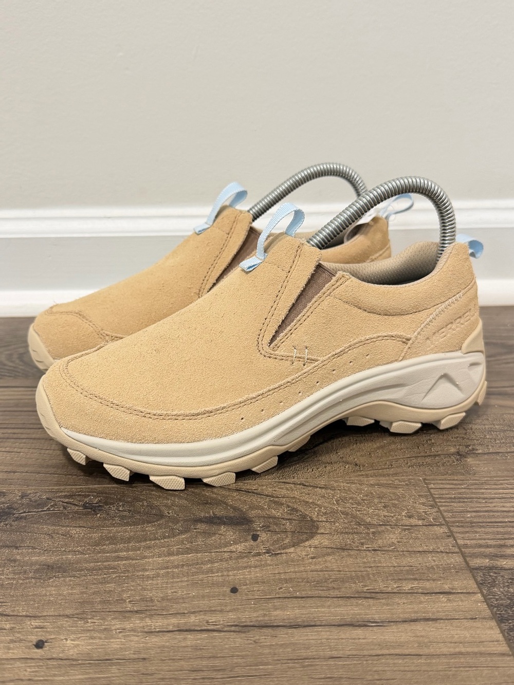 Merrell Women’s Tan Suede Slip-On Shoes Size 6.5 – New with Tags